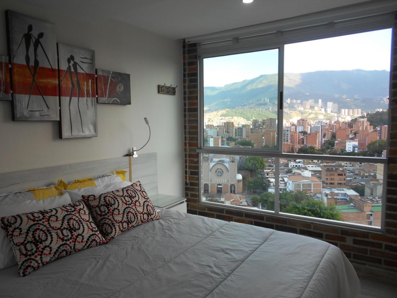 San Peter Suites Medellín Esterno foto