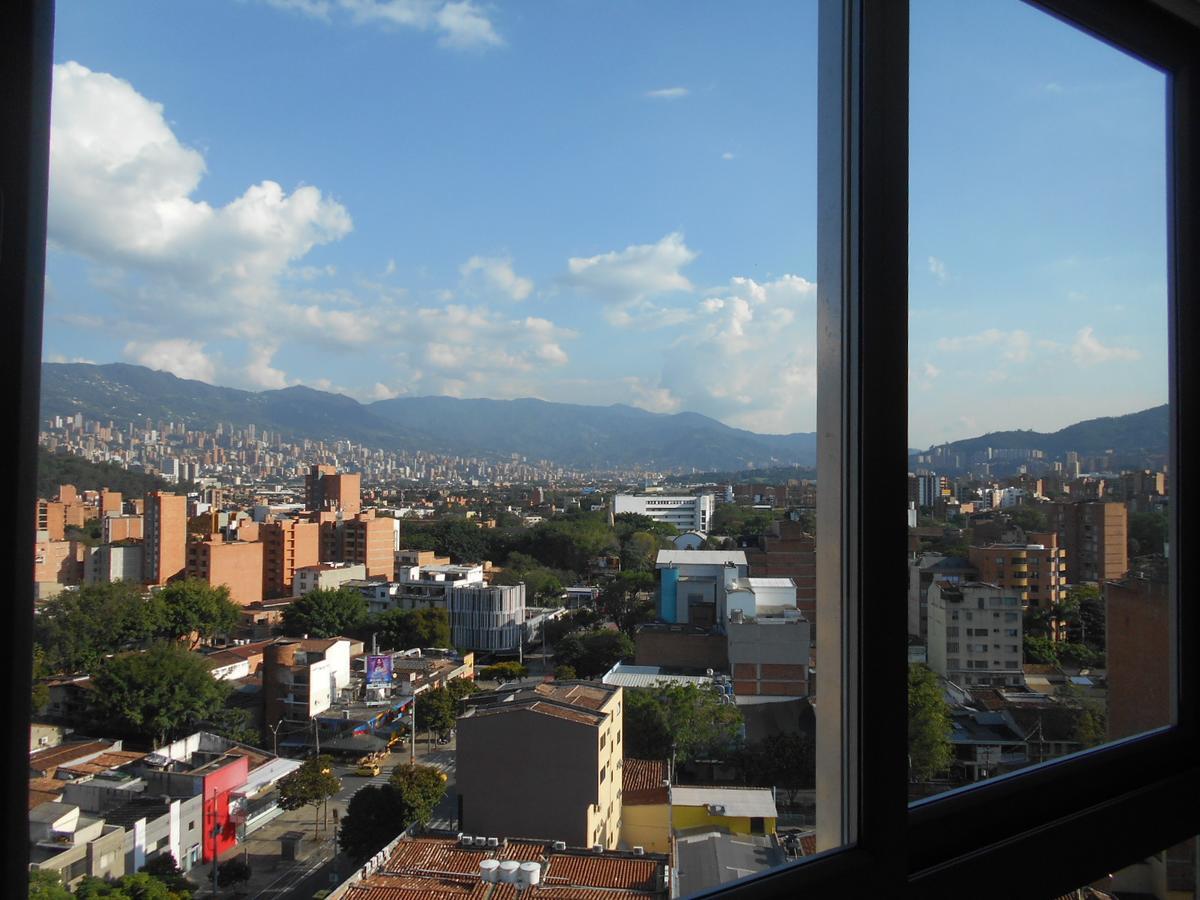 San Peter Suites Medellín Esterno foto